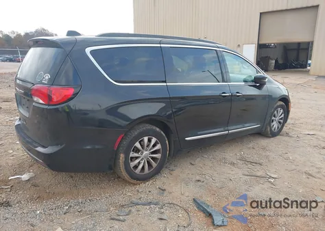 2017 Chrysler Pacifica Touring-L z USA, uszkodzony, nr VIN 2C4RC1BG1HR788061